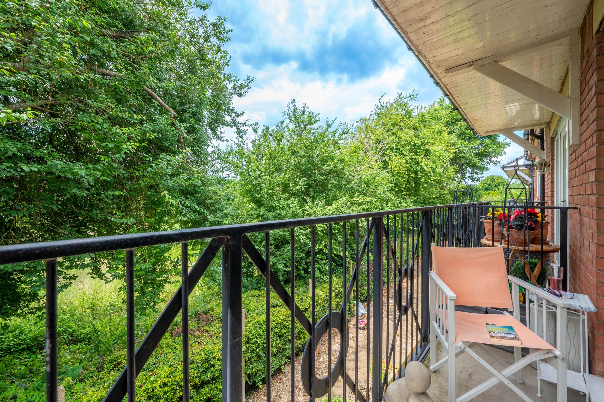 1 bed apartment for sale in Linen Street, Knights Court Linen Street, CV34 6