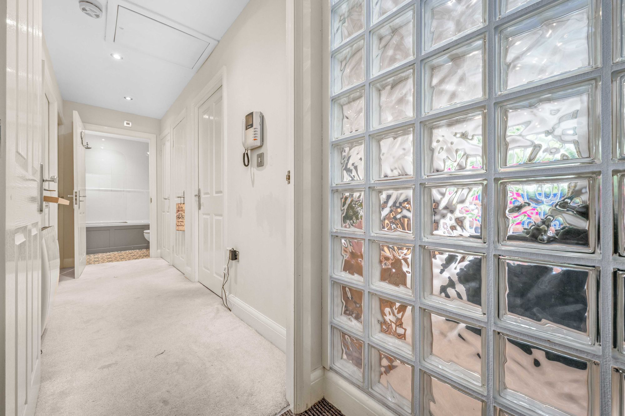 2 bed apartment for sale in Linen Street, Knights Court Linen Street, CV34 7