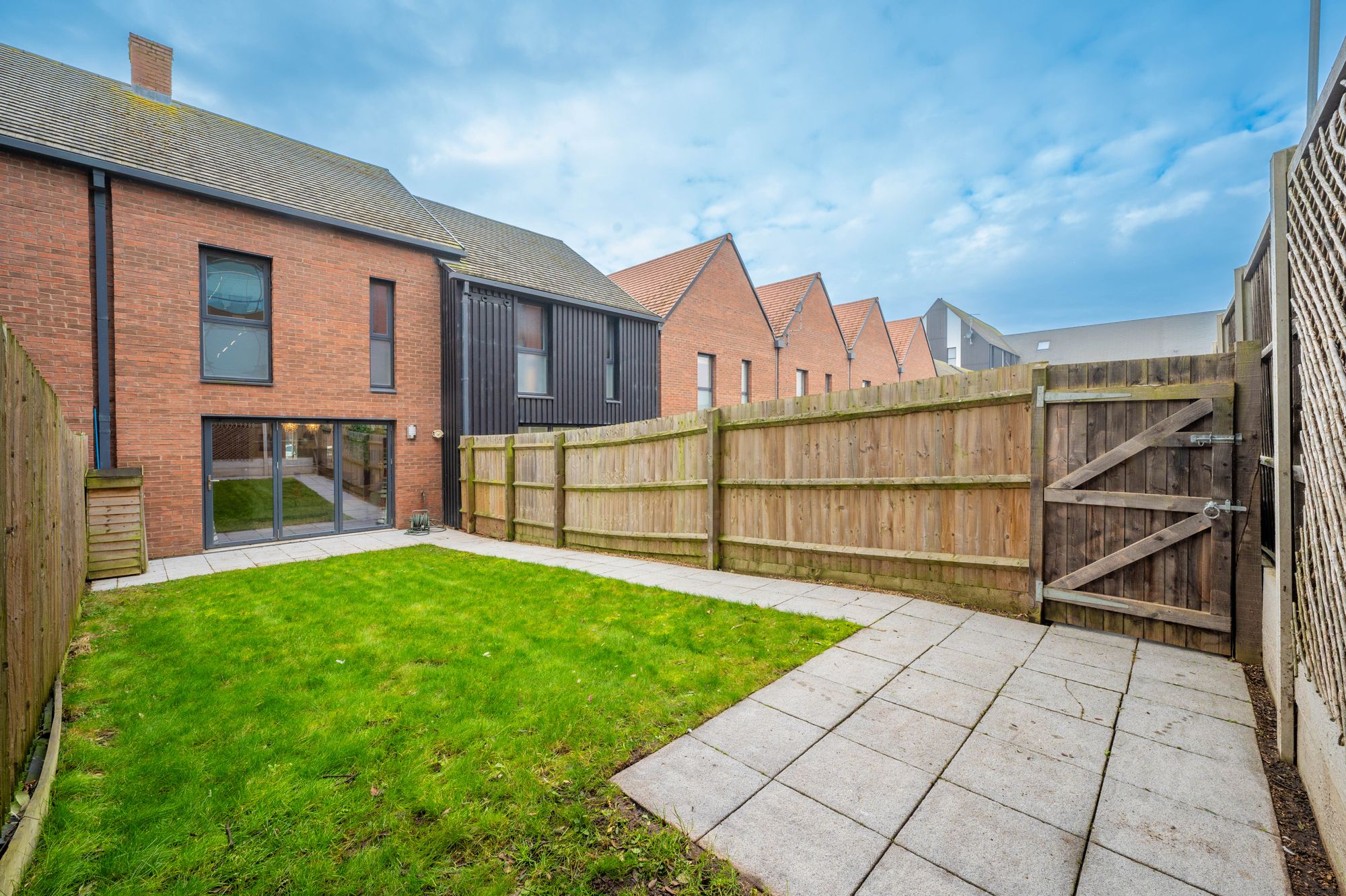 2 bed mid-terraced house for sale in Stephenson Row, Stratford-Upon-Avon  - Property Image 4