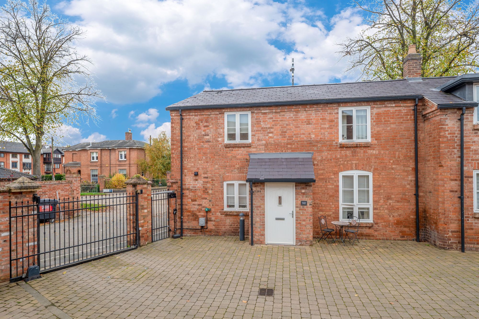 1 bed semi-detached cottage for sale in Lillington Avenue, Leamington Spa  - Property Image 1