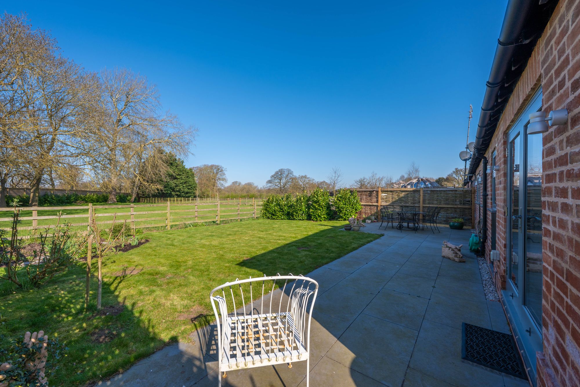 2 bed barn conversion for sale in Stratford Road, Wellesbourne, CV35 9