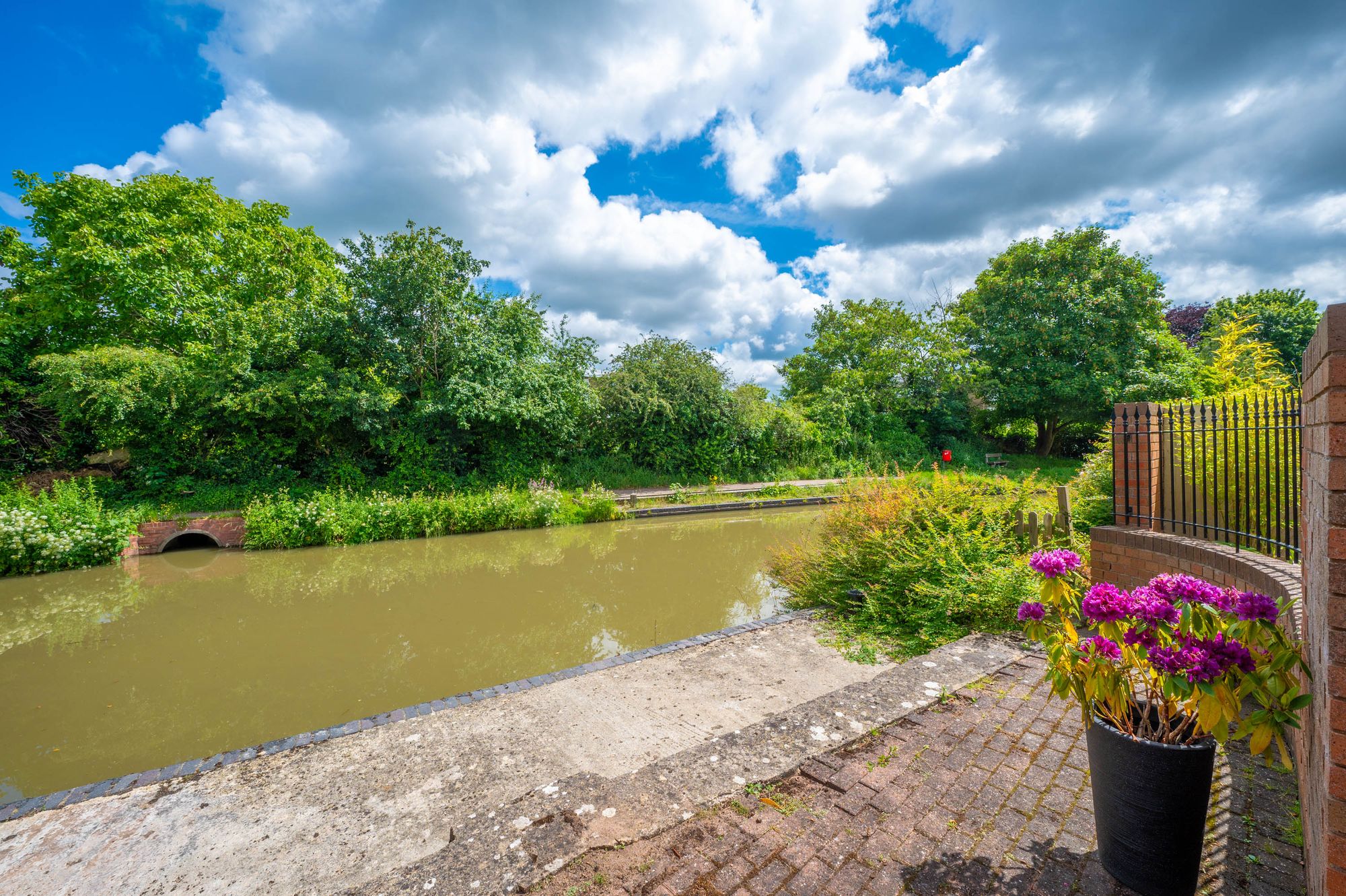 3 bed semi-detached town house for sale in Lock Close, Stratford-Upon-Avon  - Property Image 6