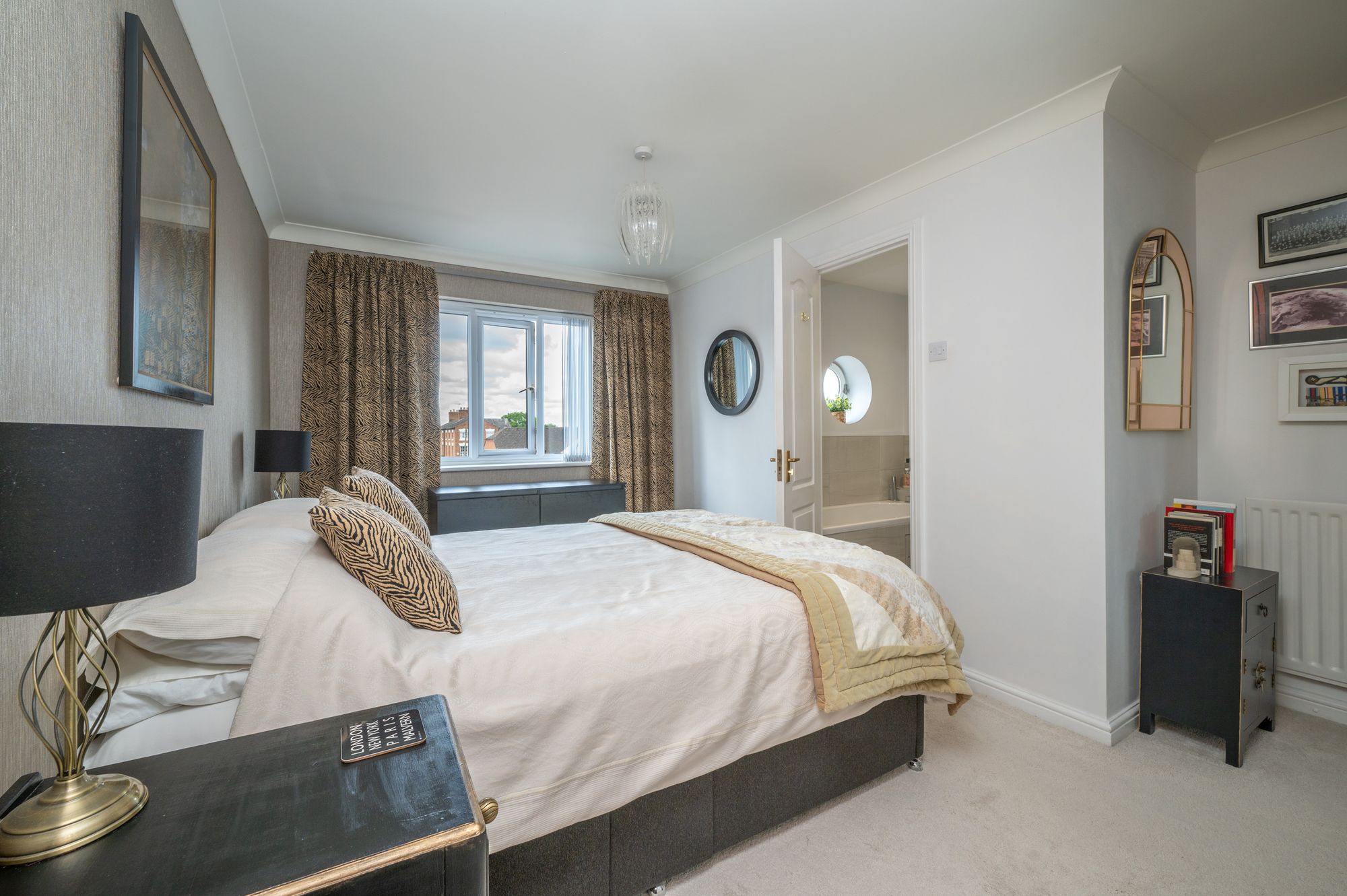 3 bed semi-detached town house for sale in Lock Close, Stratford-Upon-Avon, CV37 25