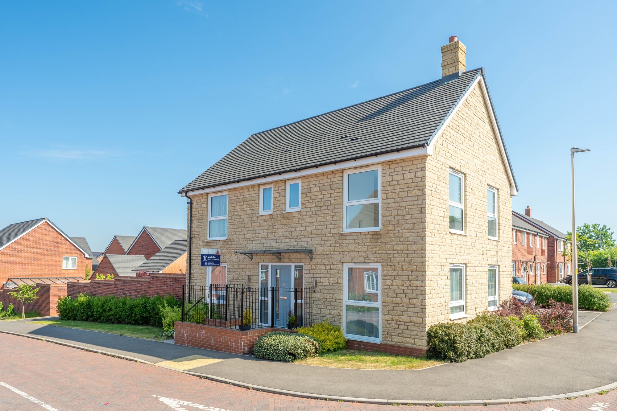 4 bed detached house for sale in Wellum Street, Leamington Spa  - Property Image 1