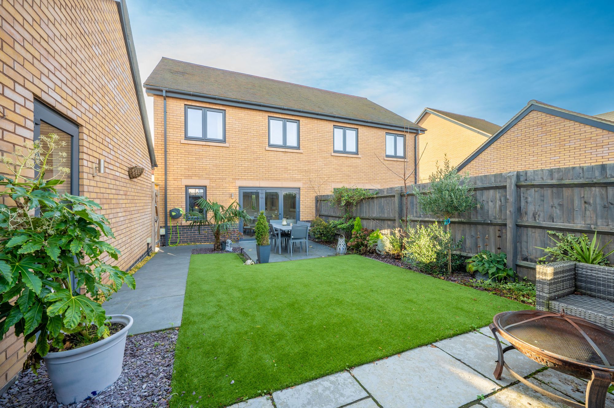 3 bed semi-detached house for sale in Moles End, Stratford-Upon-Avon  - Property Image 14