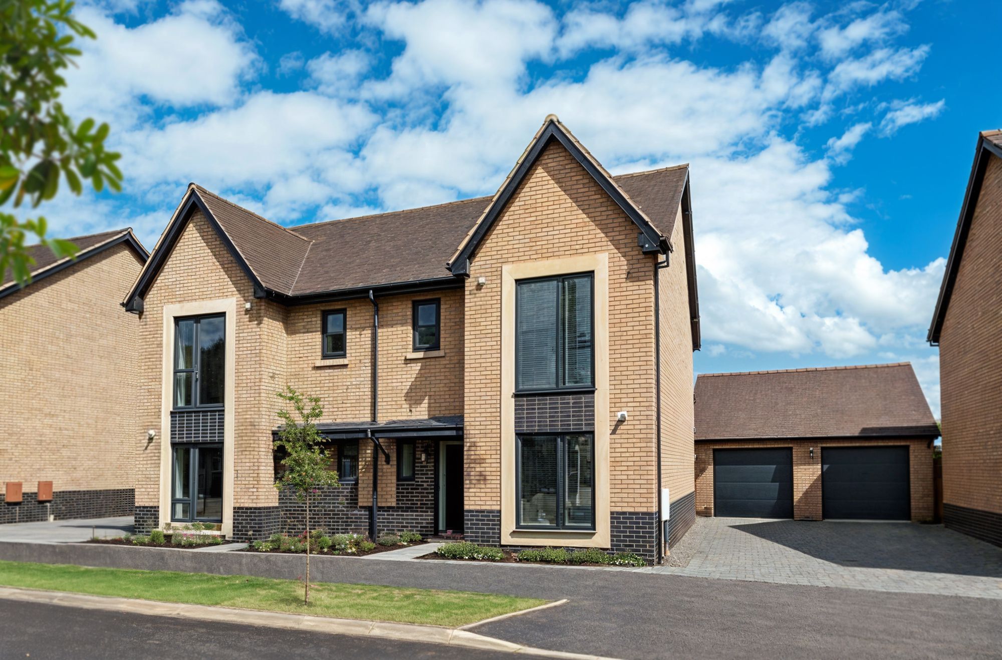 3 bed semi-detached house for sale in Moles End, Stratford-Upon-Avon  - Property Image 1