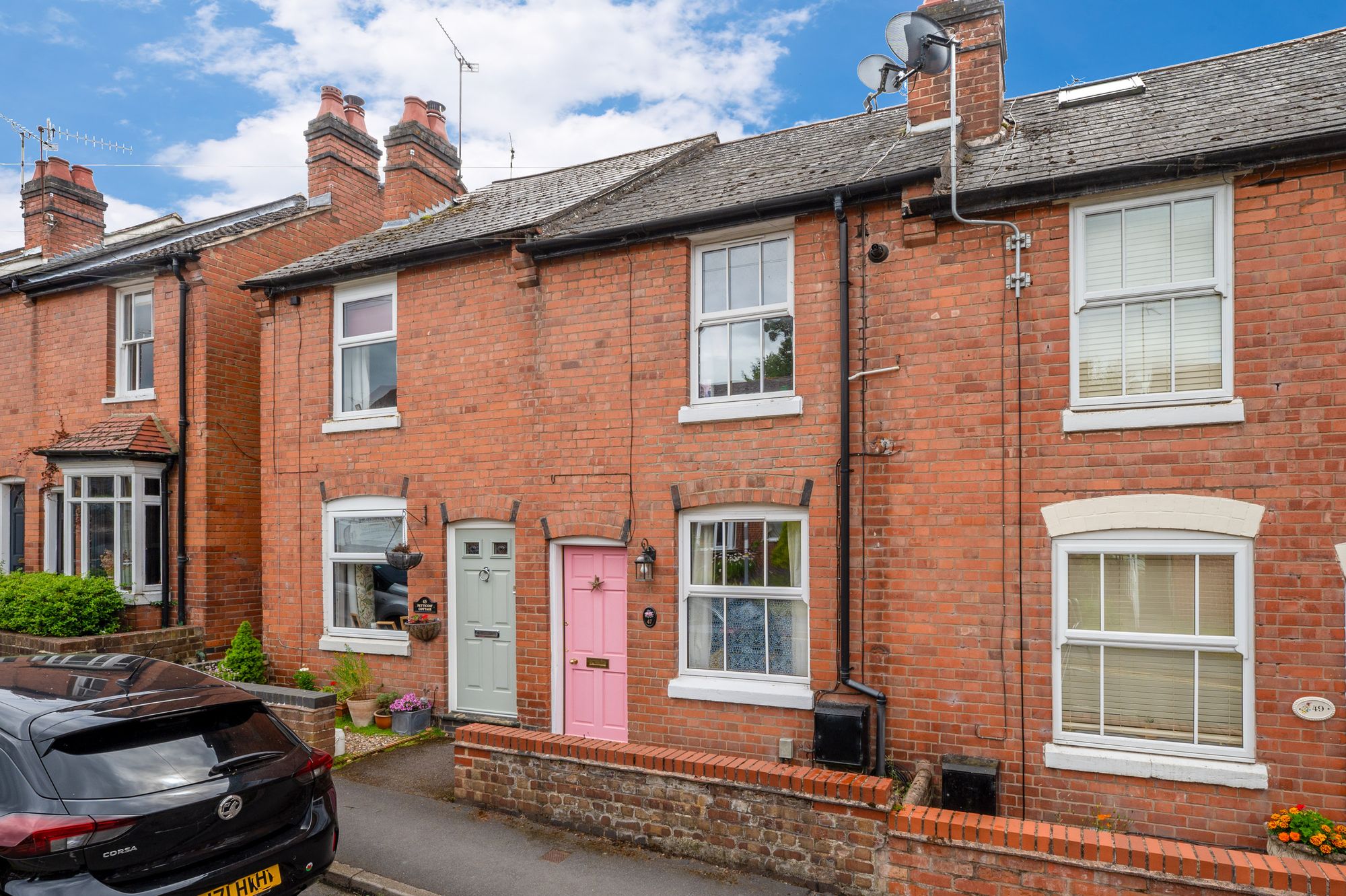 2 bed mid-terraced house for sale in Linen Street, Warwick  - Property Image 1