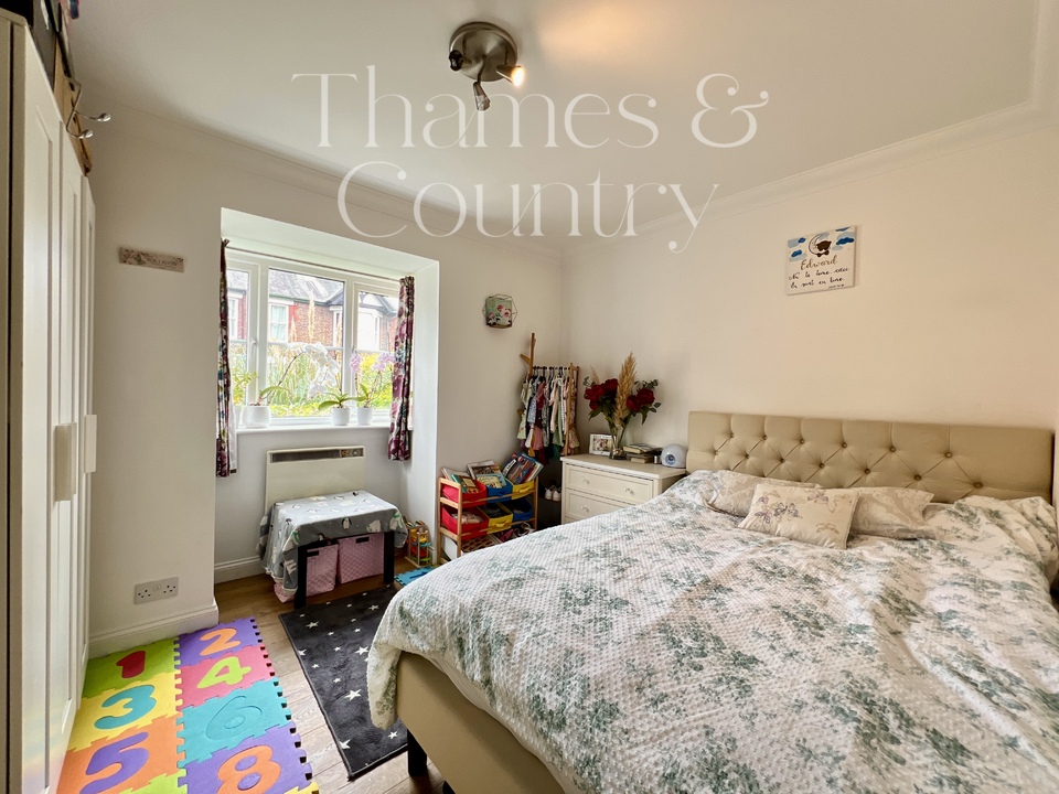 2 bed apartment for sale in Queens Road, High Wycombe  - Property Image 11