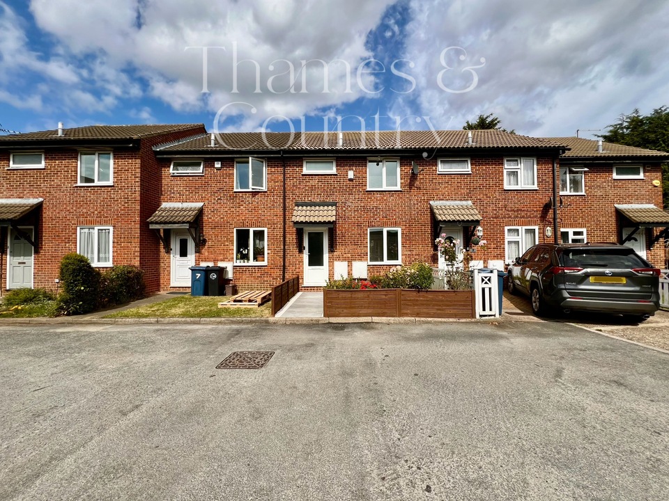 3 bed terraced house for sale in Redhouse Close, High Wycombe  - Property Image 4