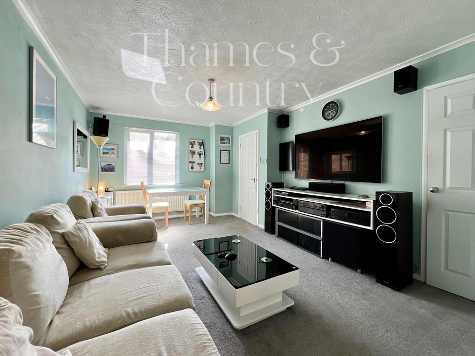 3 bed terraced house for sale in Redhouse Close, High Wycombe  - Property Image 14