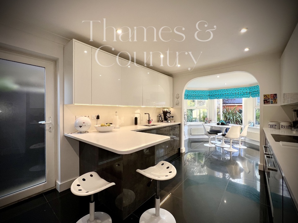 4 bed detached house for sale in Station Road, Marlow  - Property Image 7