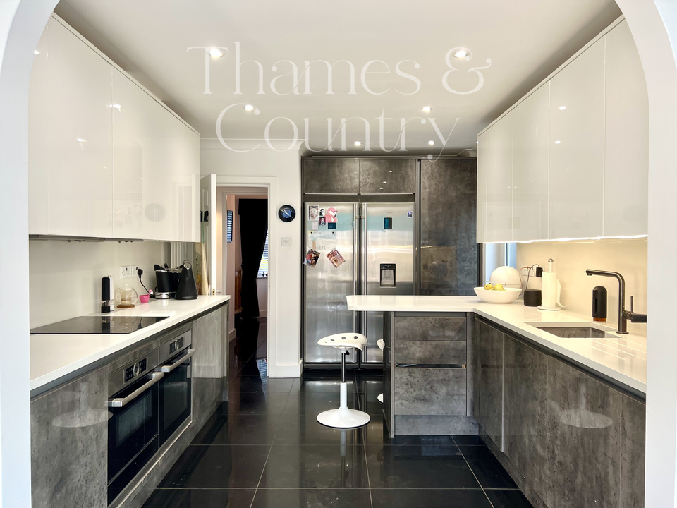 4 bed detached house for sale in Station Road, Marlow  - Property Image 11