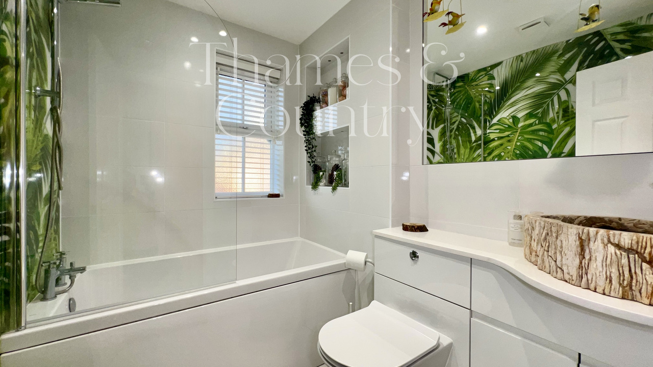 4 bed detached house for sale in Station Road, Marlow  - Property Image 29