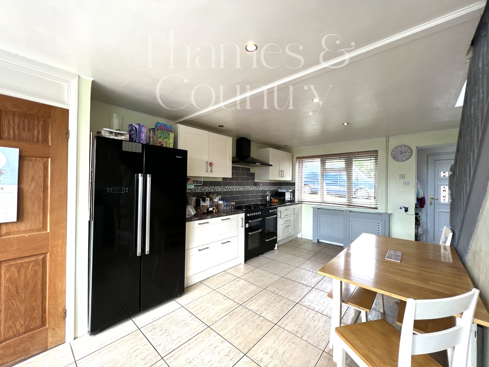 3 bed semi-detached house for sale in Cookham, Maidenhead  - Property Image 22