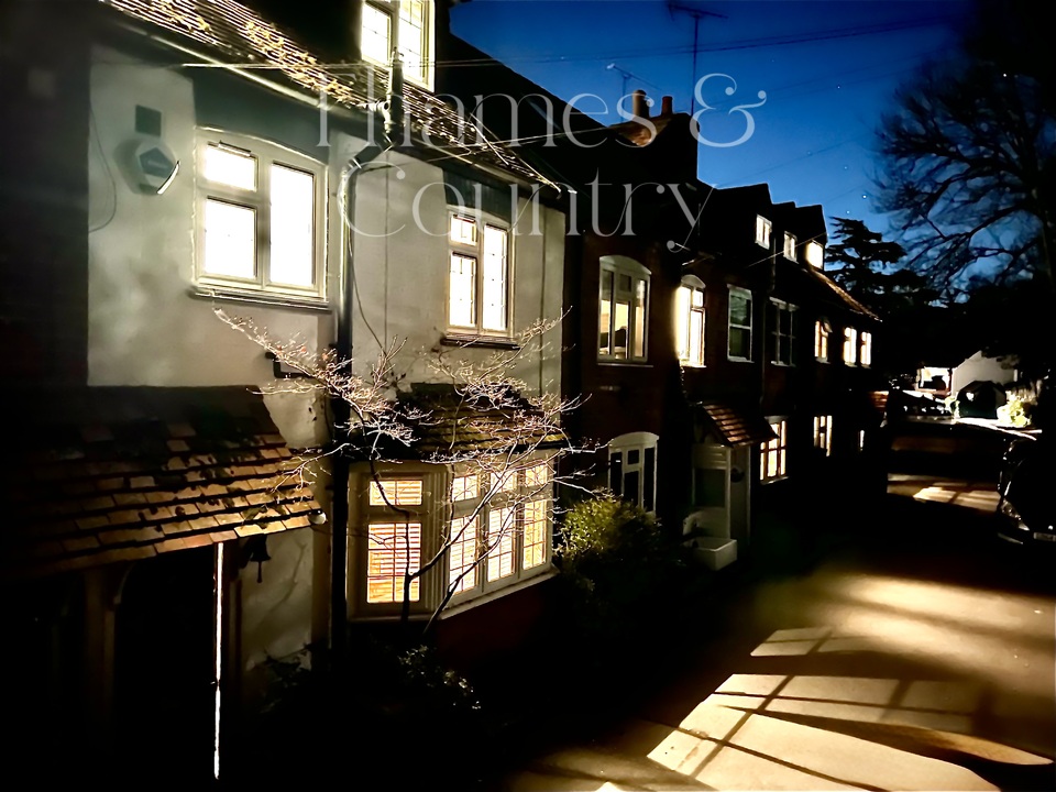 3 bed cottage for sale in Temple Lane, Marlow  - Property Image 9