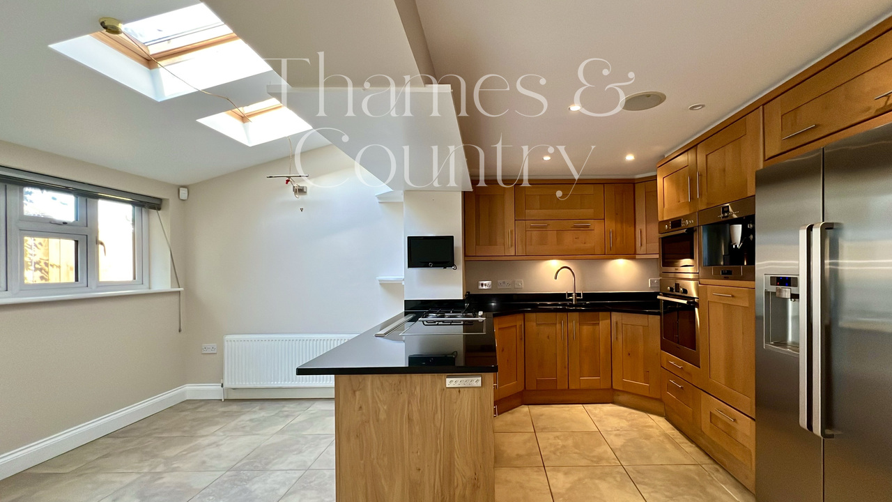 3 bed cottage for sale in Temple Lane, Marlow  - Property Image 4