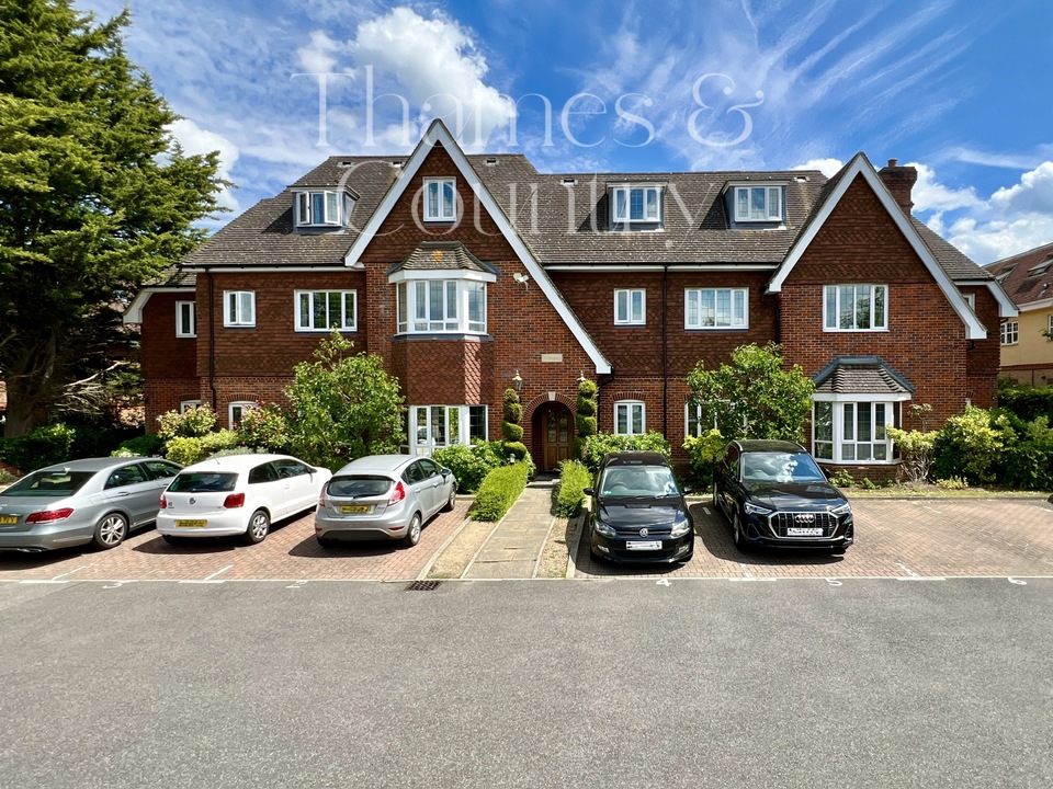 2 bed apartment for sale in Shoppenhangers Road, Maidenhead  - Property Image 1