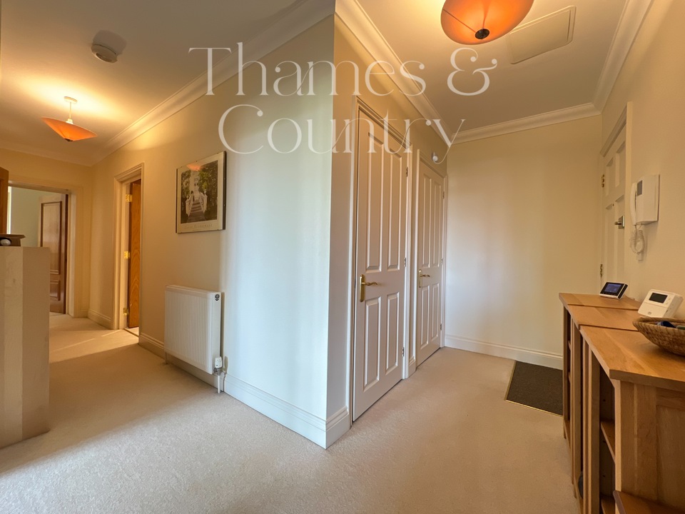 2 bed apartment for sale in Shoppenhangers Road, Maidenhead  - Property Image 17