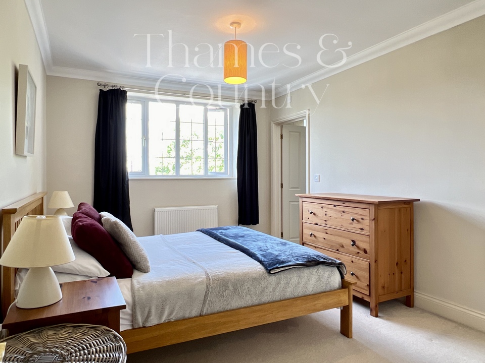 2 bed apartment for sale in Shoppenhangers Road, Maidenhead  - Property Image 24