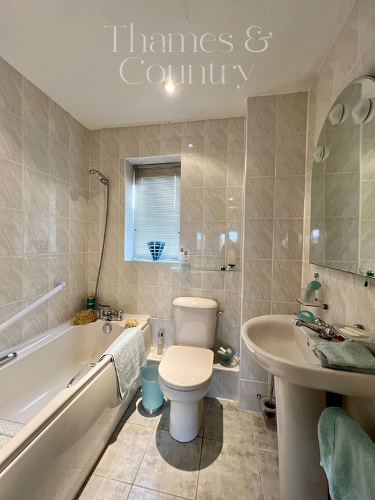 3 bed town house for sale in Bisham, Marlow  - Property Image 34