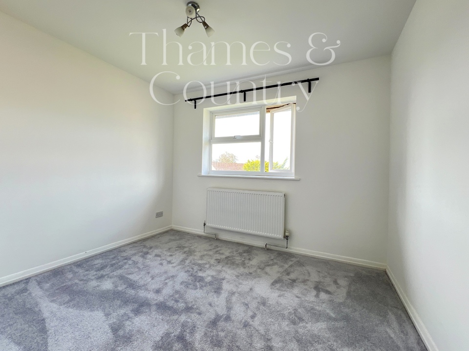 3 bed detached house for sale in Gosling Grove, High Wycombe  - Property Image 23