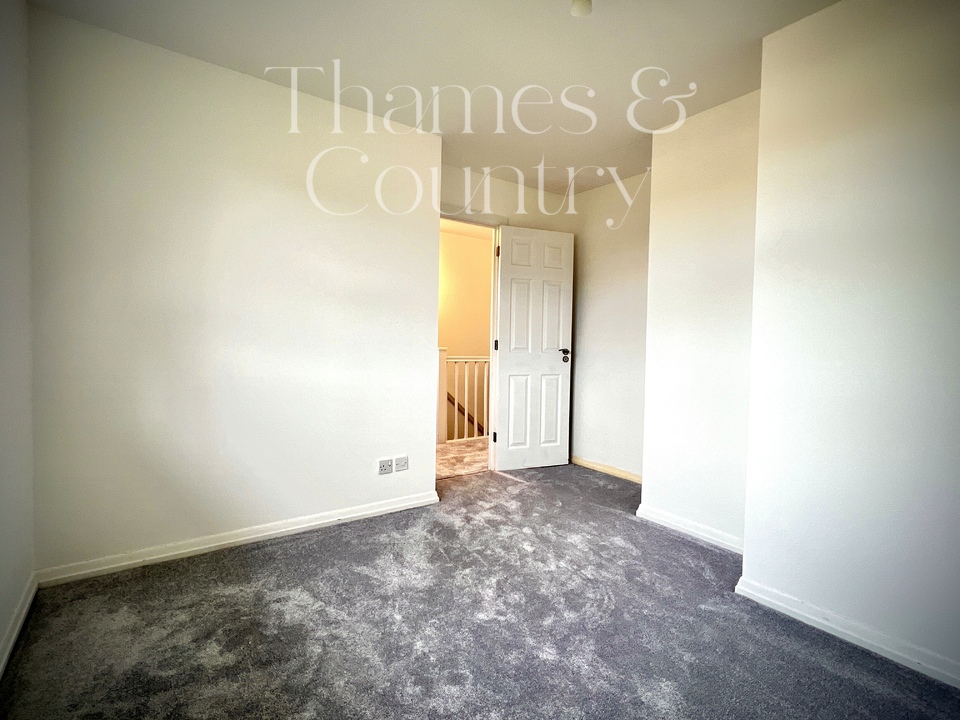 3 bed detached house for sale in Gosling Grove, High Wycombe  - Property Image 24