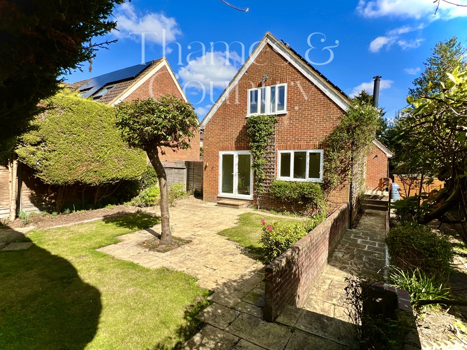 4 bed link detached house for sale in Little Marlow Road, Marlow  - Property Image 2