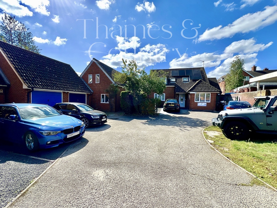 4 bed link detached house for sale in Little Marlow Road, Marlow  - Property Image 8