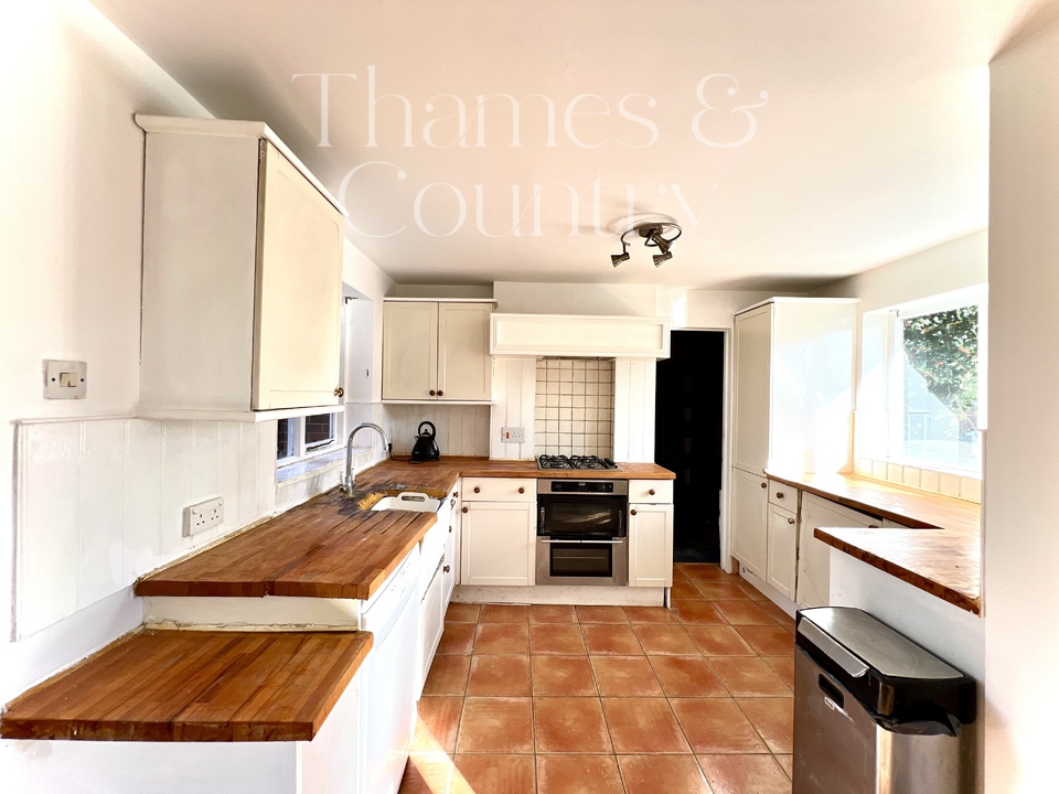 4 bed link detached house for sale in Little Marlow Road, Marlow  - Property Image 18