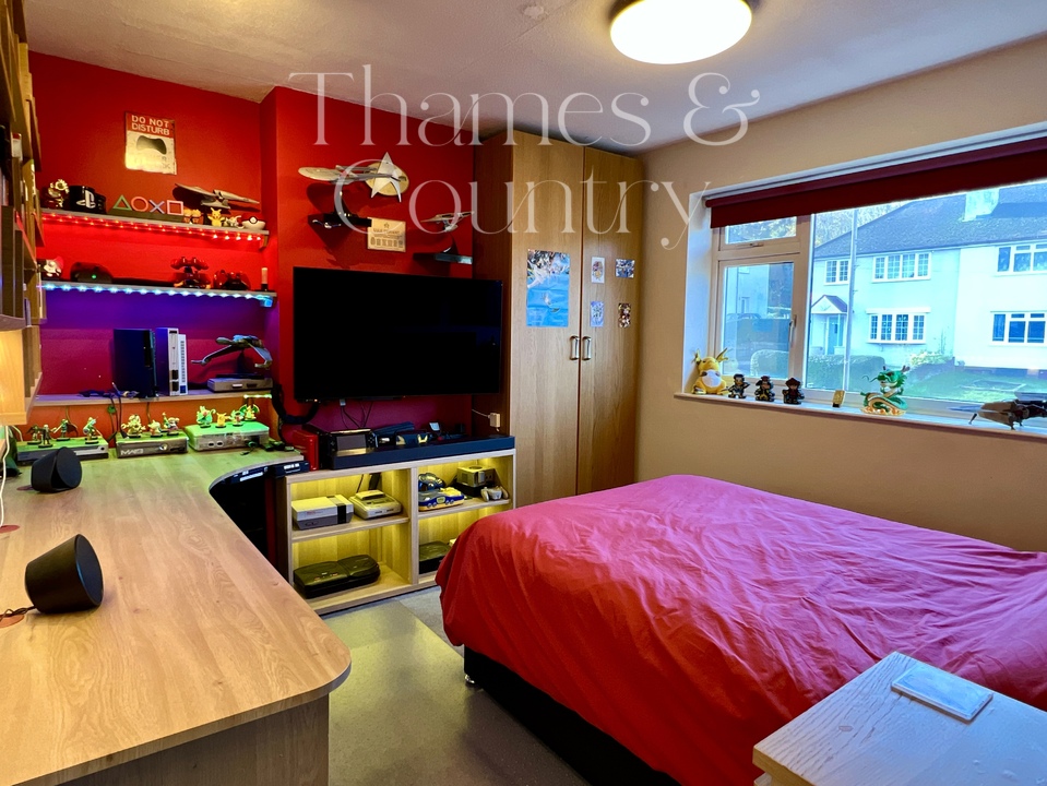 3 bed semi-detached house for sale in Roundwood Road, High Wycombe  - Property Image 20