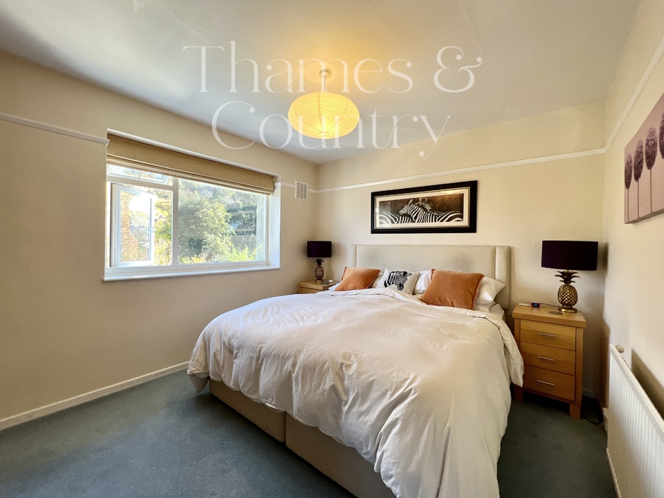 3 bed semi-detached house for sale in Roundwood Road, High Wycombe  - Property Image 28