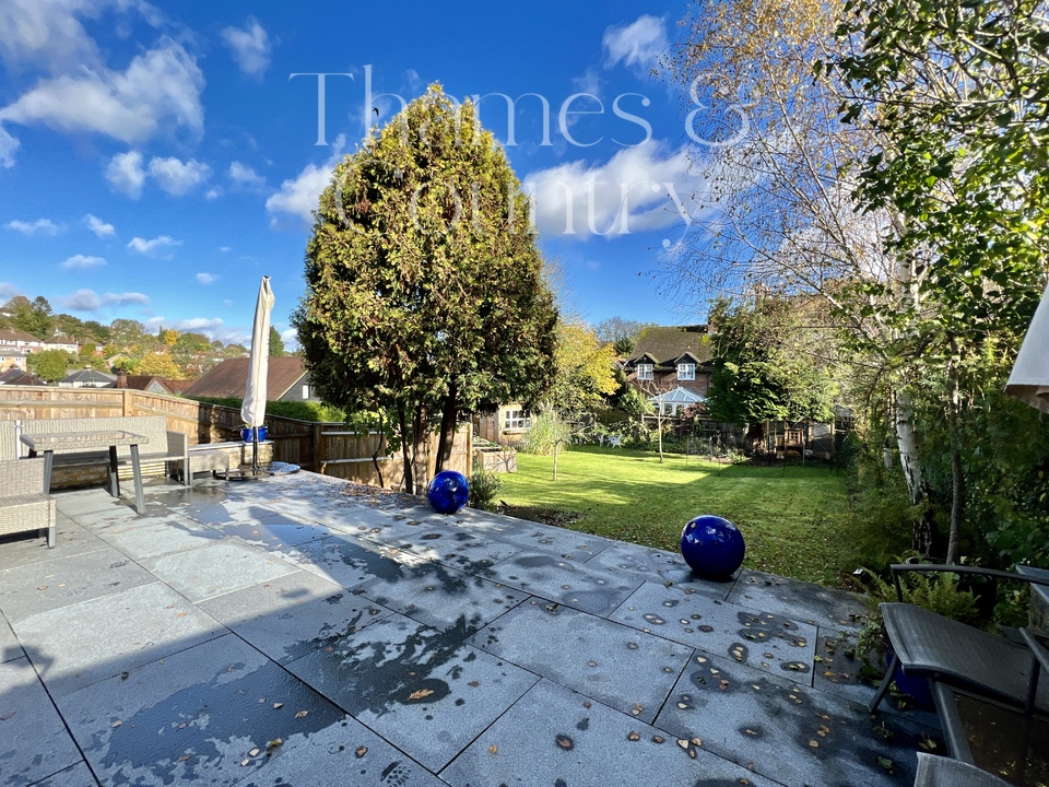 3 bed semi-detached house for sale in Roundwood Road, High Wycombe  - Property Image 38