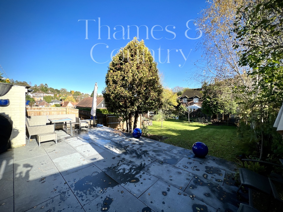 3 bed semi-detached house for sale in Roundwood Road, High Wycombe  - Property Image 44