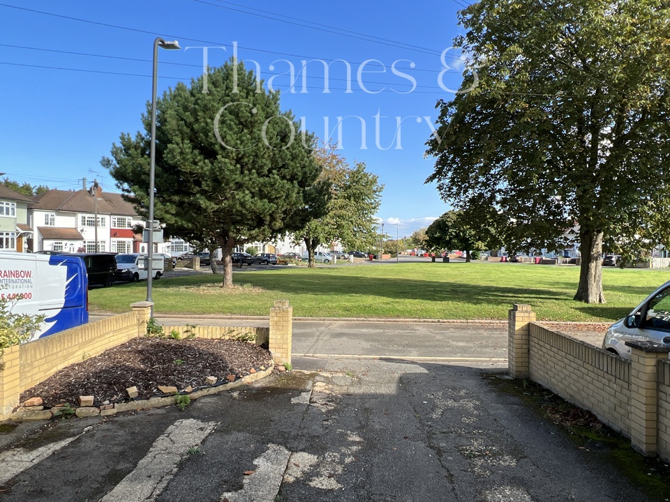 2 bed semi-detached house for sale in Stanhope Road, Slough  - Property Image 5