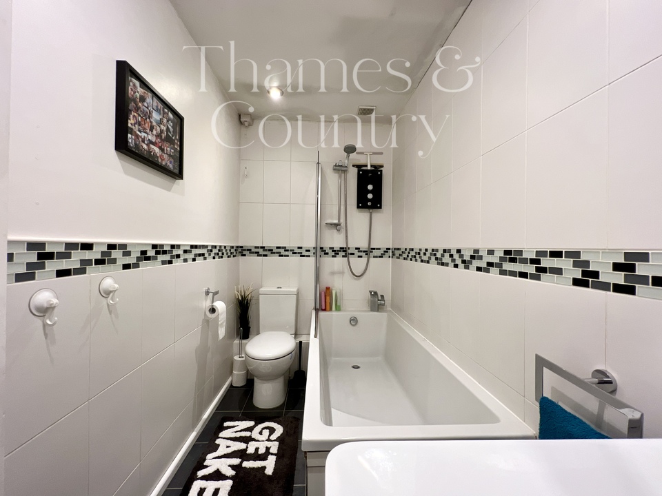 2 bed end of terrace house for sale in Fotherby Court, Maidenhead  - Property Image 18