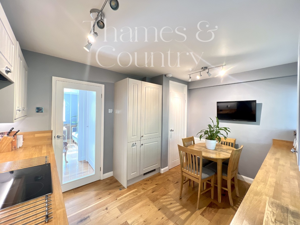 2 bed apartment for sale in Rosemary Court, High Wycombe  - Property Image 31