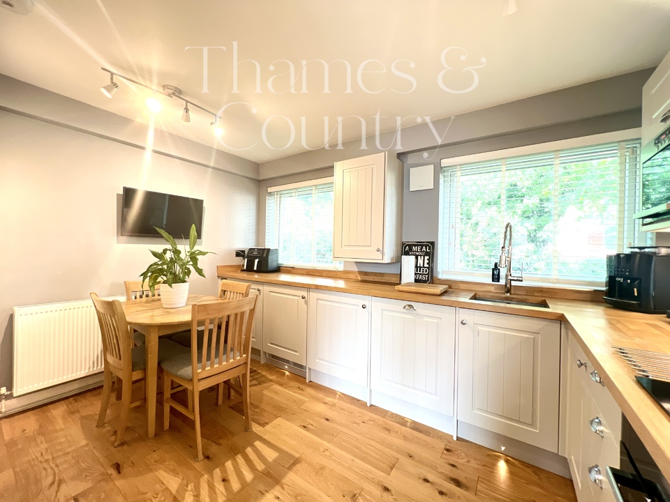 2 bed apartment for sale in Rosemary Court, High Wycombe  - Property Image 30