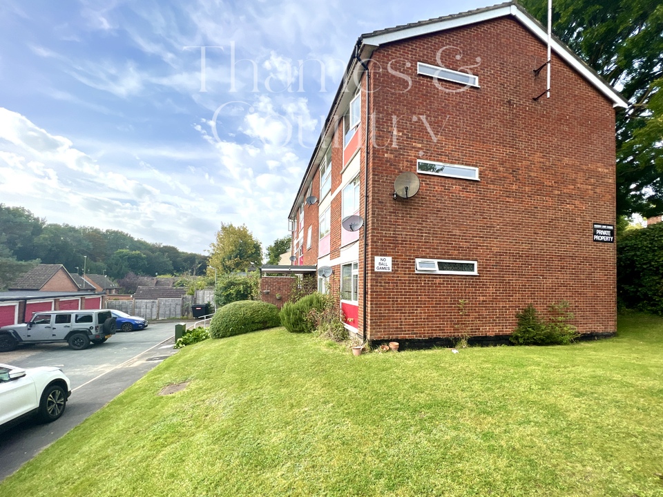 2 bed apartment for sale in Rosemary Court, High Wycombe  - Property Image 35