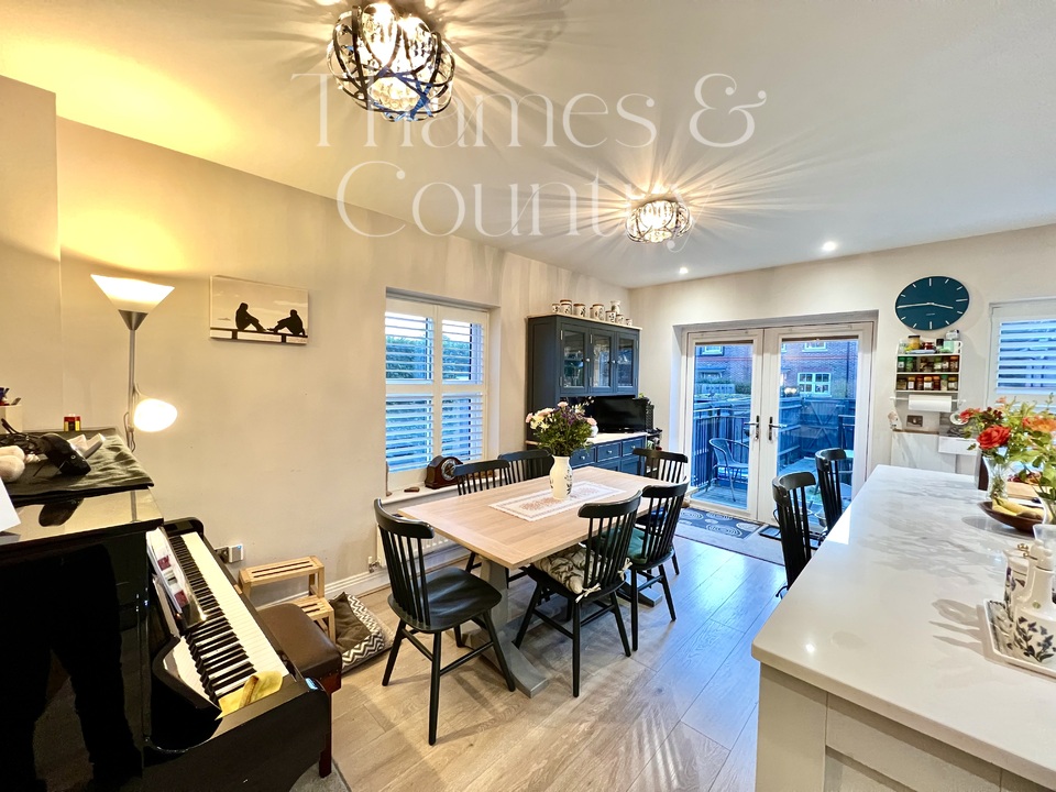 4 bed semi-detached house for sale in Cutlers Close, Maidenhead  - Property Image 16