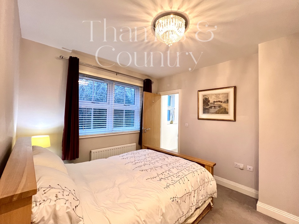4 bed semi-detached house for sale in Cutlers Close, Maidenhead  - Property Image 23