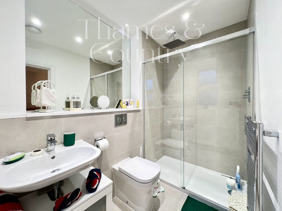 4 bed semi-detached house for sale in Cutlers Close, Maidenhead  - Property Image 26