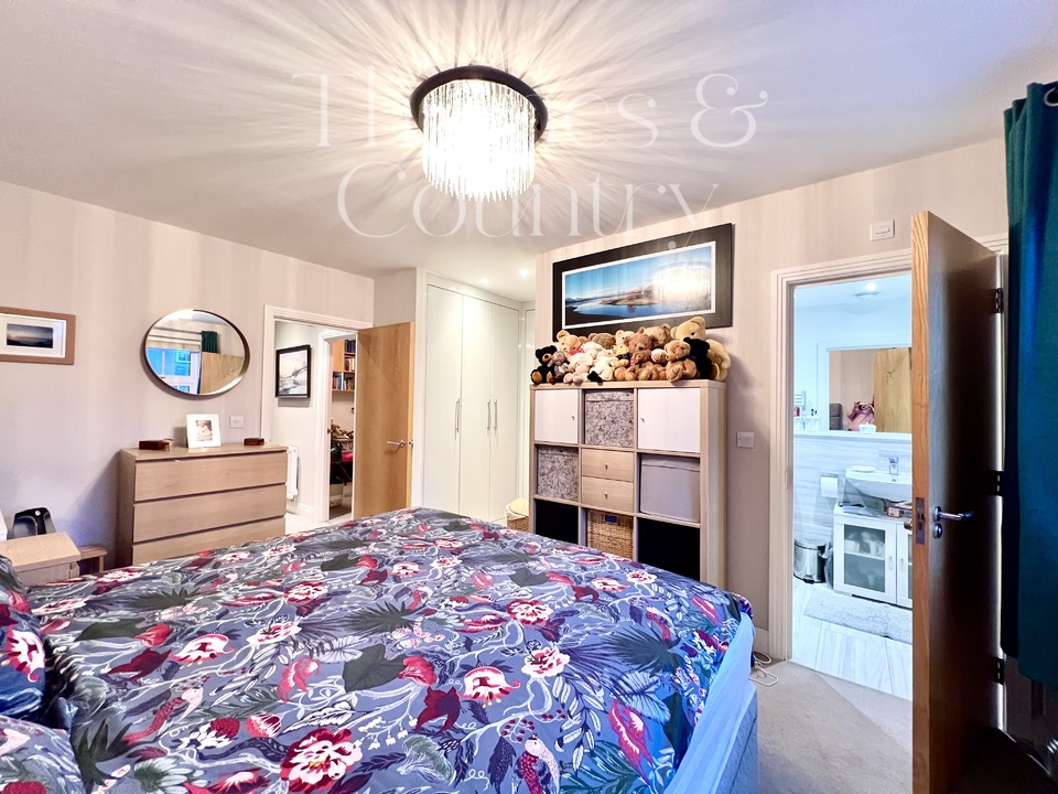 4 bed semi-detached house for sale in Cutlers Close, Maidenhead  - Property Image 18