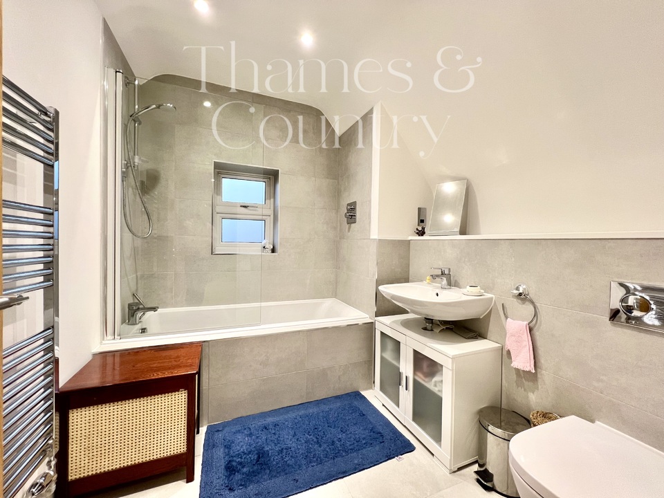 4 bed semi-detached house for sale in Cutlers Close, Maidenhead  - Property Image 35