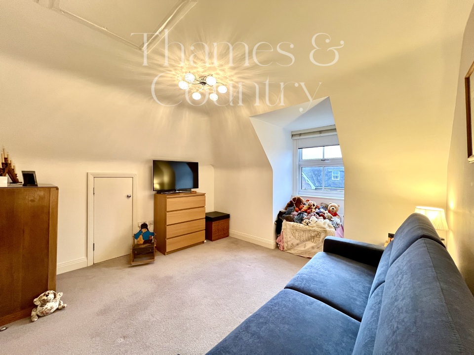 4 bed semi-detached house for sale in Cutlers Close, Maidenhead  - Property Image 33