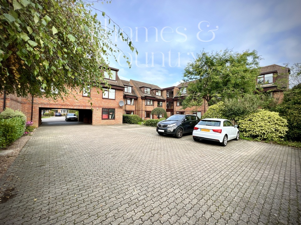 2 bed apartment for sale in Dean Street, Marlow  - Property Image 39