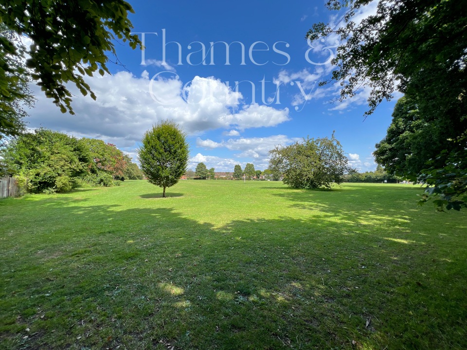 5 bed semi-detached house for sale in Carver Hill Road, High Wycombe  - Property Image 15