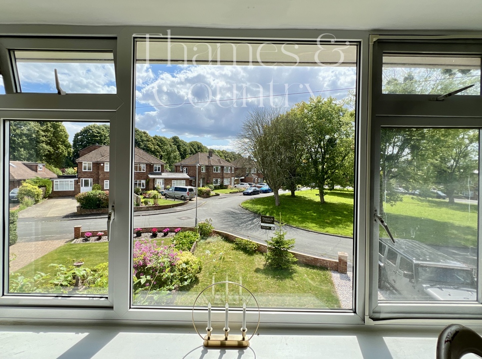 5 bed semi-detached house for sale in Carver Hill Road, High Wycombe  - Property Image 20