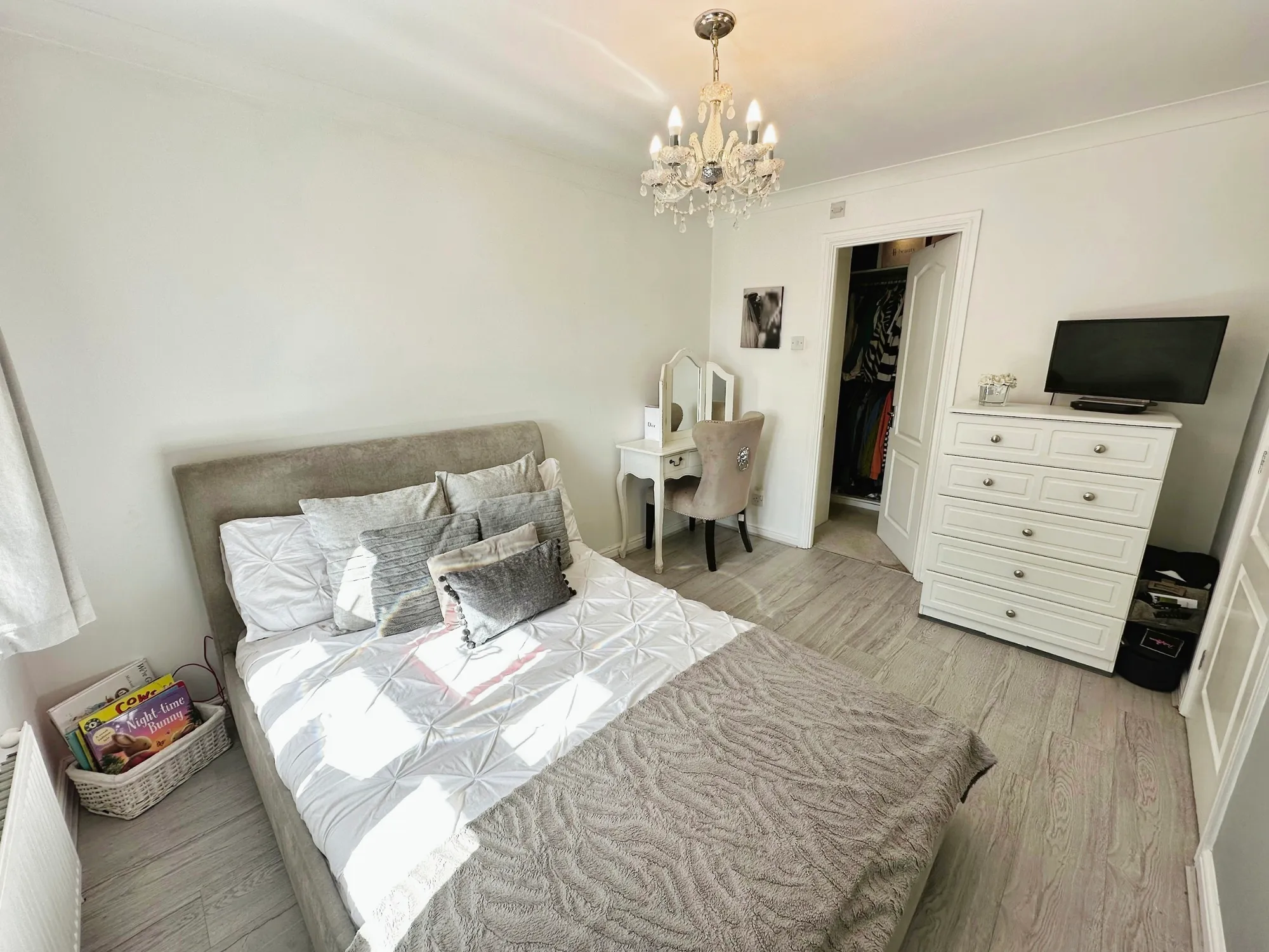 3 bed detached house for sale in Alderton Road, Grays  - Property Image 10