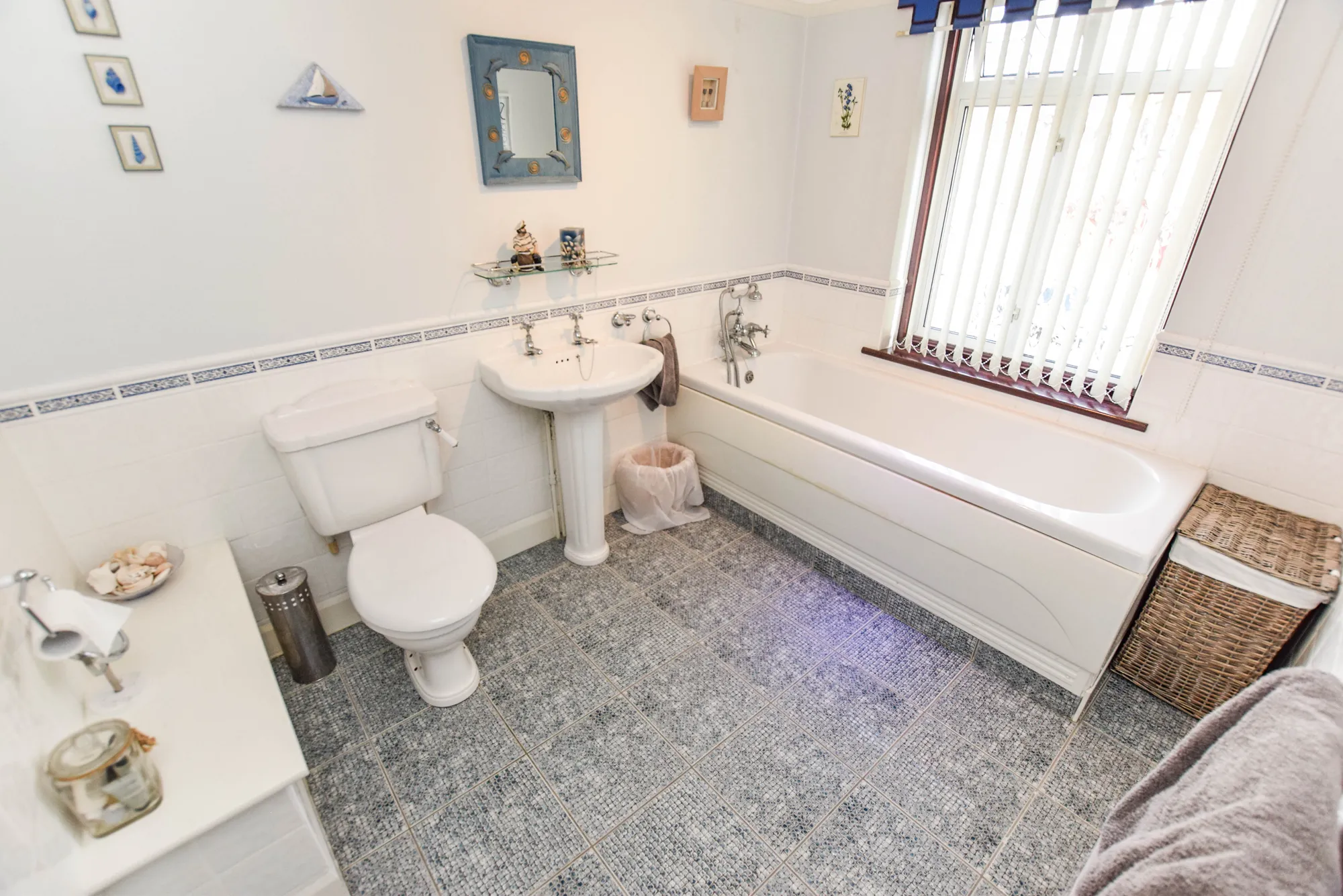 4 bed semi-detached house for sale in Tennyson Avenue, Grays  - Property Image 8