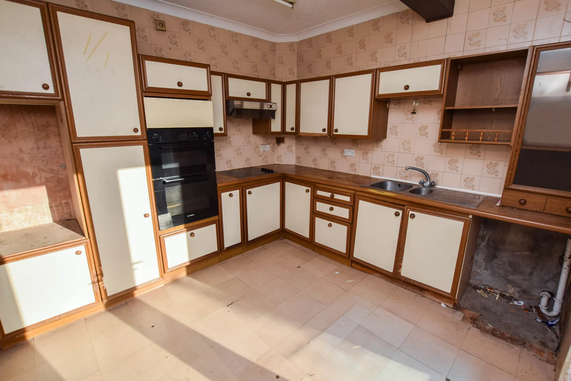 3 bed detached house for sale in Sandown Road, Grays  - Property Image 8
